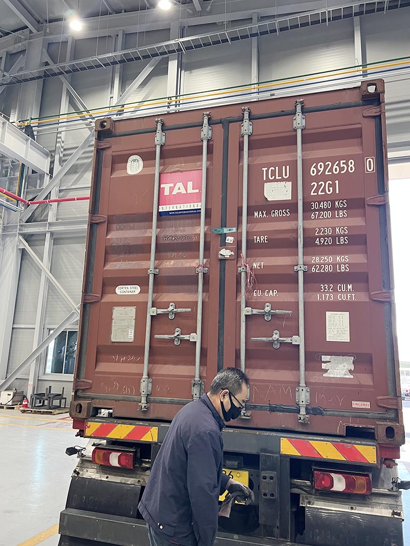 kiểm tra container trước khi tiến hành rút hàng hoá