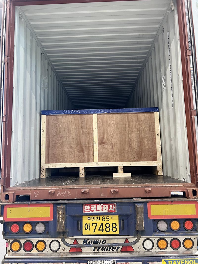 hàng hoá được đặt trên container