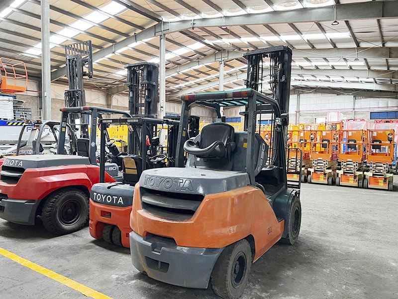 kho xe nâng hàng của MC Industries