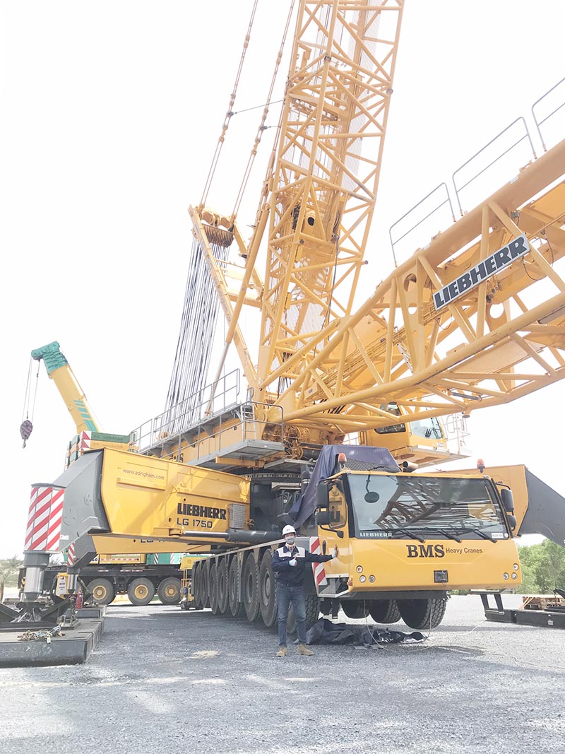 MC Industries cho thuê xe cẩu bánh lốp 750 tấn