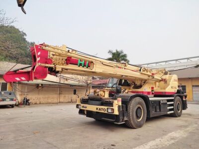 Xe cẩu bánh lốp 50 tấn KATO KR 50H L2