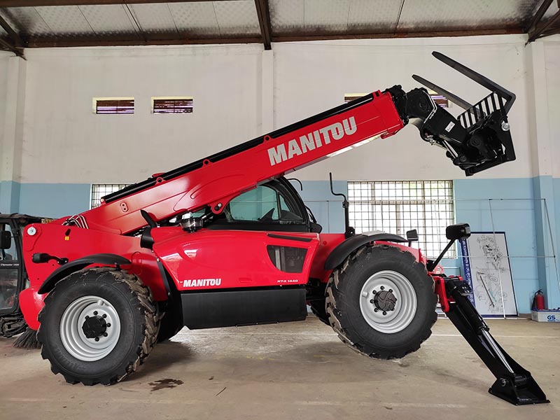 xe nâng đa năng - telehandler Manitou