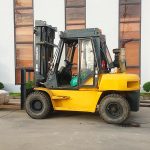 Xe nâng hàng 7 tấn Komatsu FD70