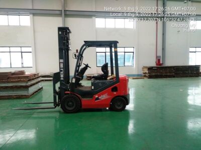 Xe nâng hàng 1,8 tấn Heli CPCD18