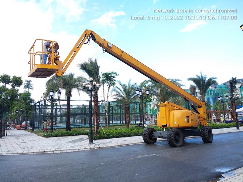MC Industries cho thuê xe nâng người boomlift