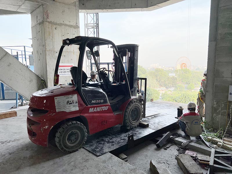 xe nâng hàng 3 tấn manitou MI30D