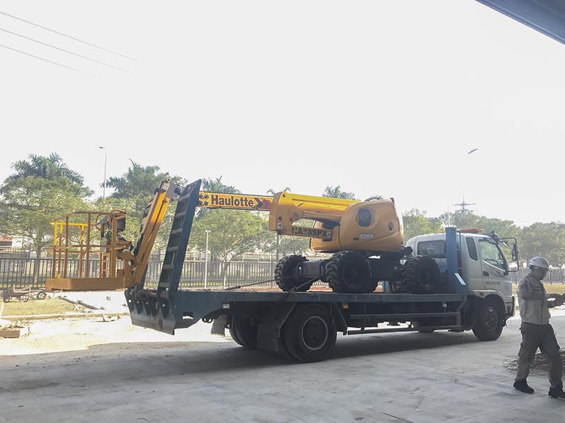 vận chuyển xe nâng người boomlift tại Bắc Ninh