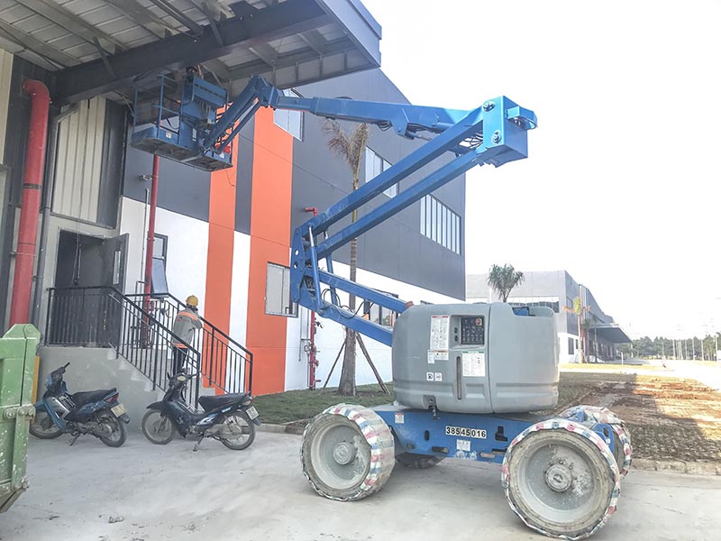 xe nâng người boomlift 16 mét làm việc Genie Z60/34
