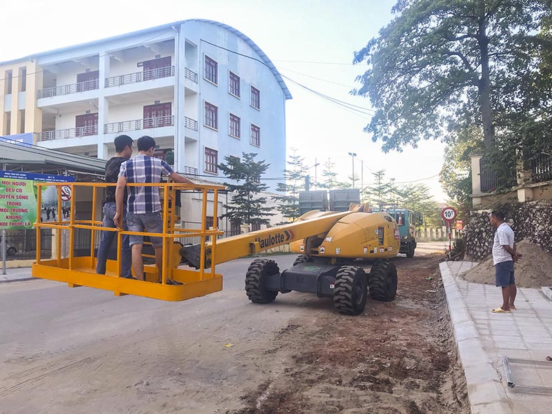 Hướng dẫn vận hành xe nâng người boomlift 14 mét làm việc
