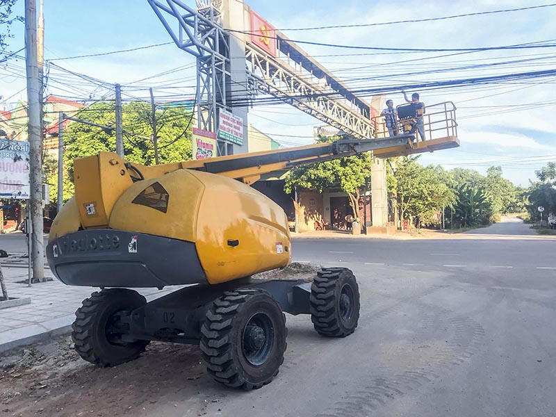 hướng dẫn vận hành xe nâng người boomlift 14 mét làm việc