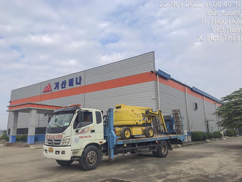 xe nâng dầu vận chuyển xe nâng người boomlift 16 mét làm việc
