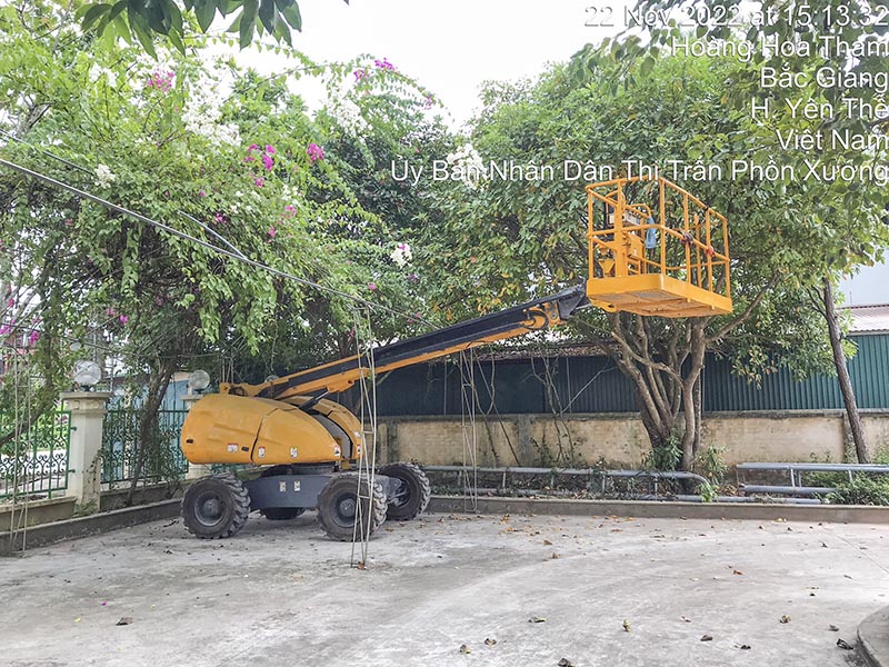 xe nâng người 14 mét làm việc tại tỉnh Bắc Giang