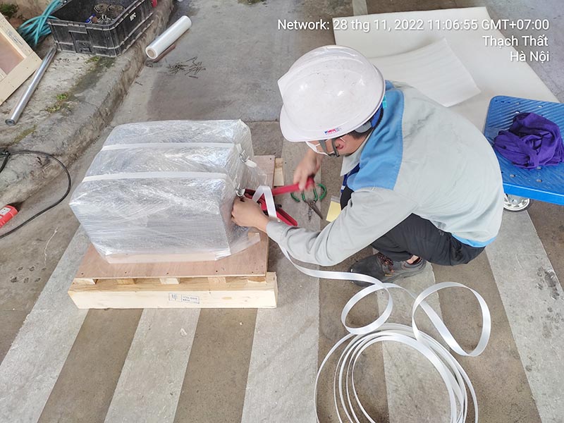 gia cố kiện hàng trước khi đóng thùng vận chuyển
