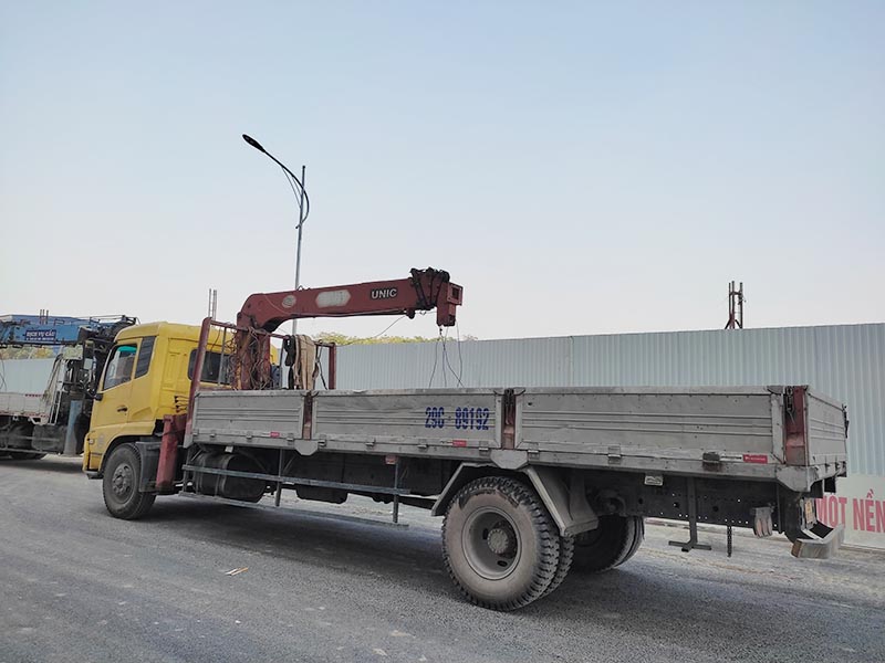 xe cẩu thùng 5 tấn