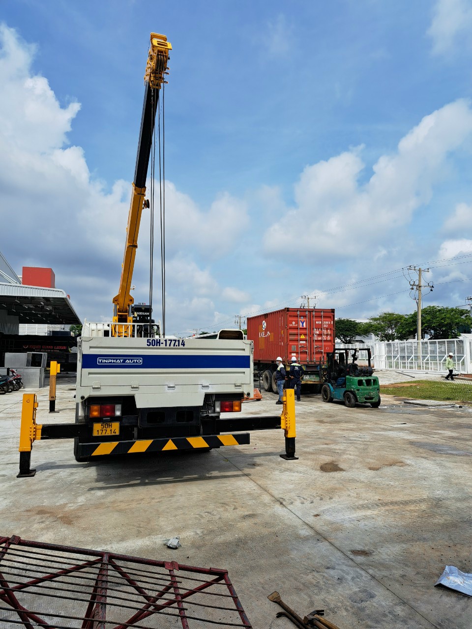 MC Industries cho thuê xe cẩu thùng