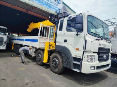 Cho thuê xe cẩu thùng 13 tấn SOOSAN SCS1215LS
