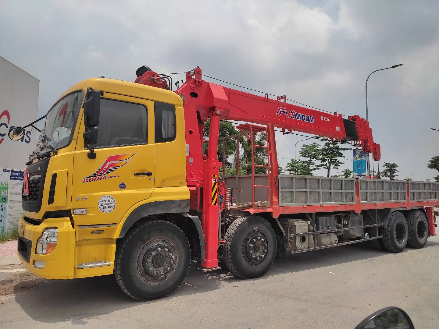 MC Industries cho thuê xe cẩu thùng 