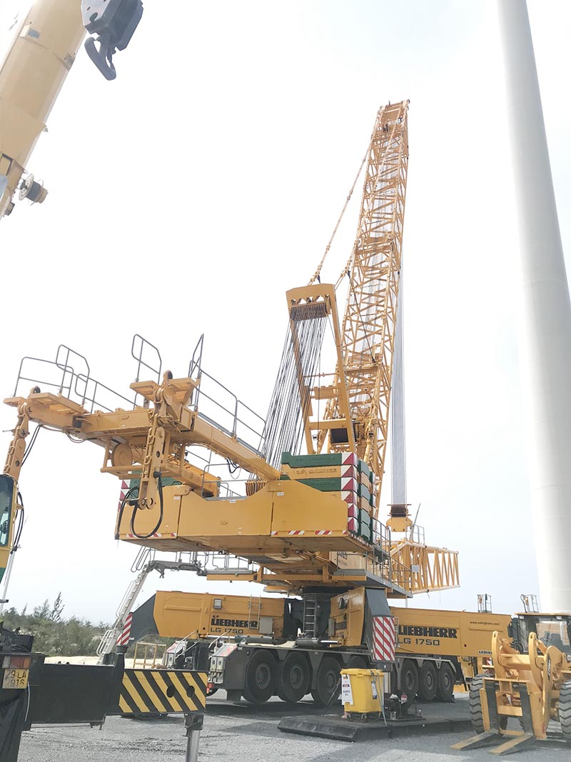 xe cẩu bánh lốp 750 tấn Liebherr