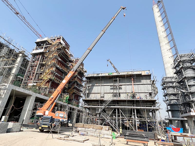 xe cẩu thi công lắp ráp kết cấu