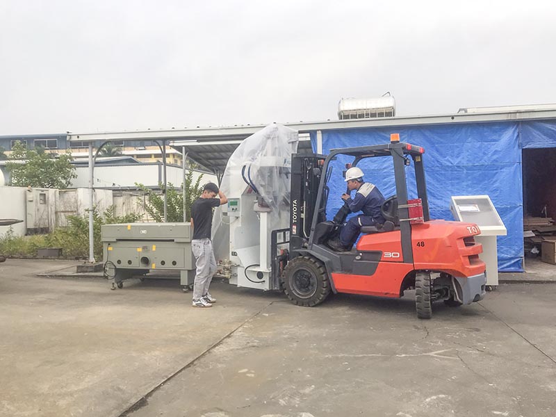 nâng hạ máy công nghiệp bằng xe nâng hàng 3 tấn