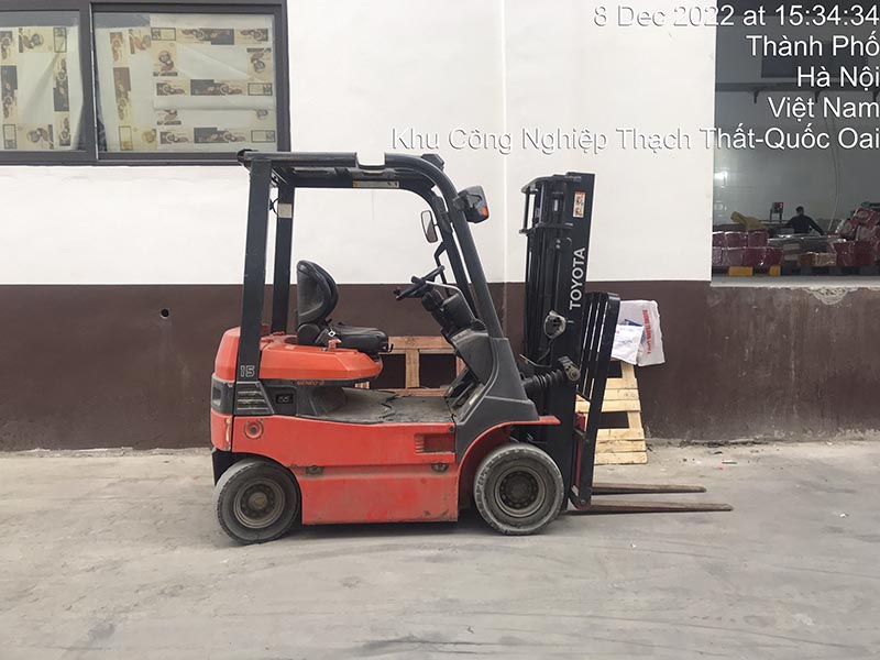 xe nâng hàng 2 tấn Toyota