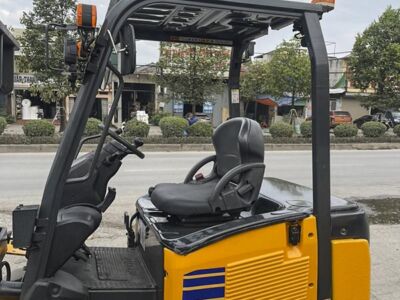 Xe nâng điện 2,5 tấn Komatsu FE25-1
