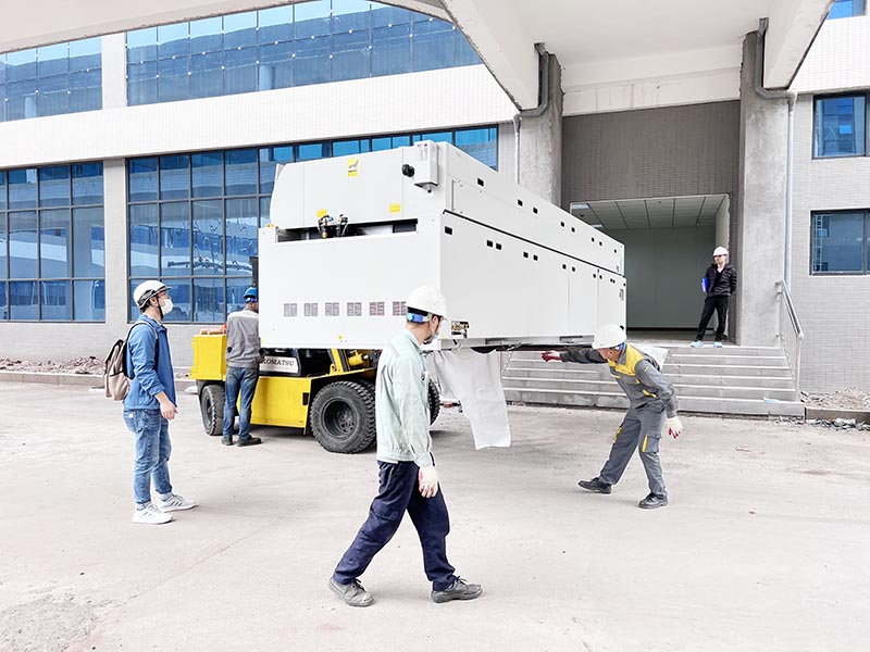xe nâng hàng di chuyển máy công nghiệp nặng 3 tấn