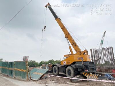 Xe cẩu bánh lốp 25 tấn Komatsu LW250-5