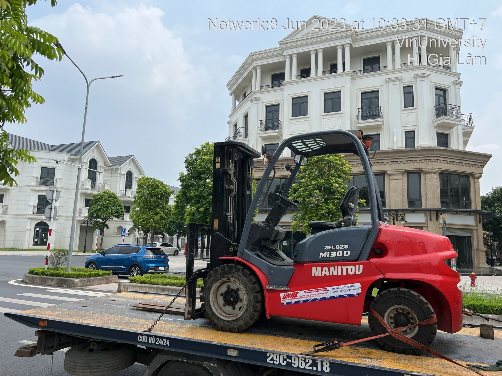 xe nâng hàng Manitou 3 tấn
