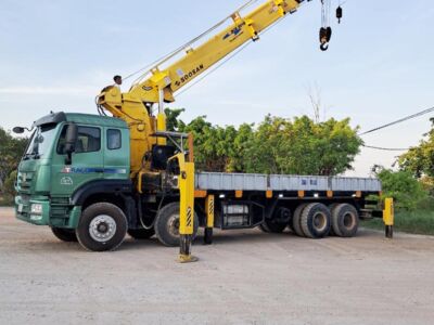 Cho thuê xe cẩu thùng 20 tấn Soosan SCS2016