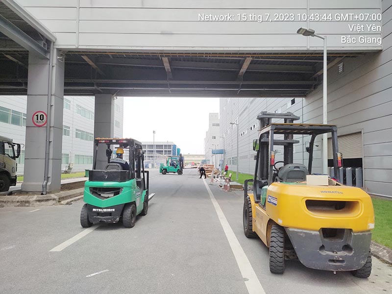 MC Industries cho thuê xe nâng hàng tại Bắc Giang