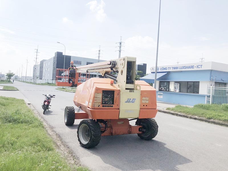 xe nâng người boomlift cần thẳng