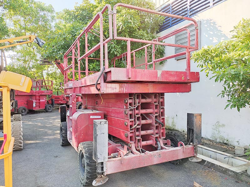xe nâng người cắt kéo 18 mét làm việc H18SX