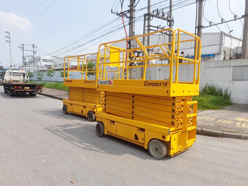 xe nâng người cắt kéo 14m làm việc Haulotte Compact 14