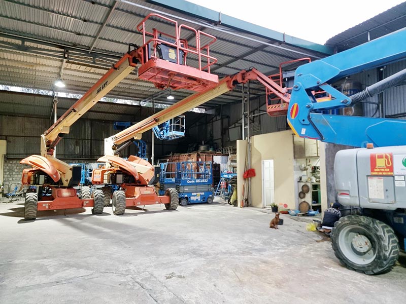 xe nâng người boomlift JLG