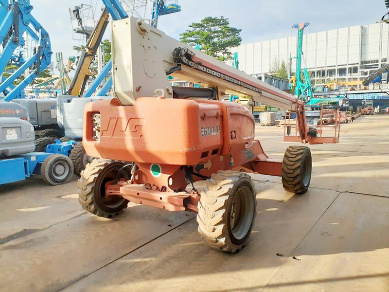 xe nâng người boomlift 20 mét làm việc