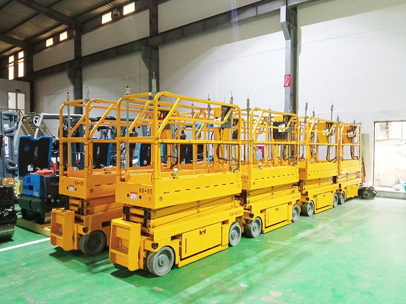 xe nâng người cắt kéo Haulotte