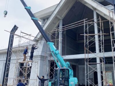 Xe cẩu bánh xích mini 5 tấn Kobelco CK90UR