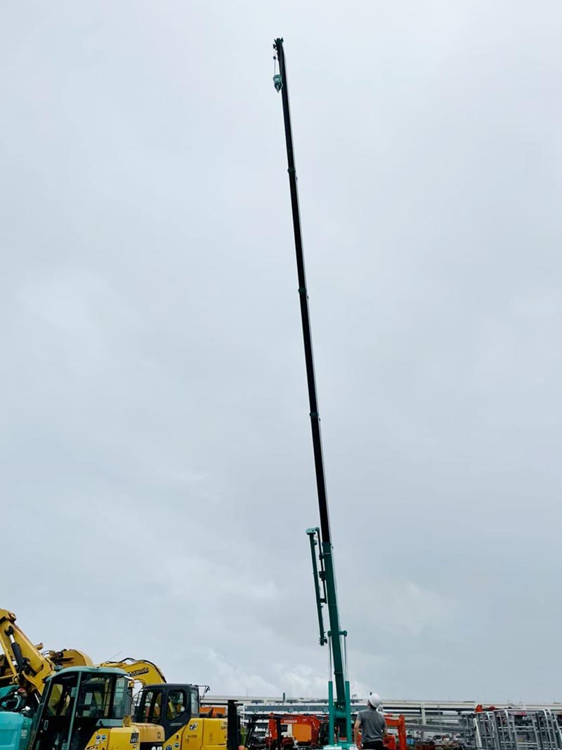 Xe cẩu chân nhện làm việc trong không gian chật hẹp và có thể vươn cần ra vị trí cao và xa