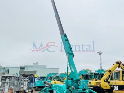 Xe cẩu chân nhện 3.83 tấn Maeda MC405C