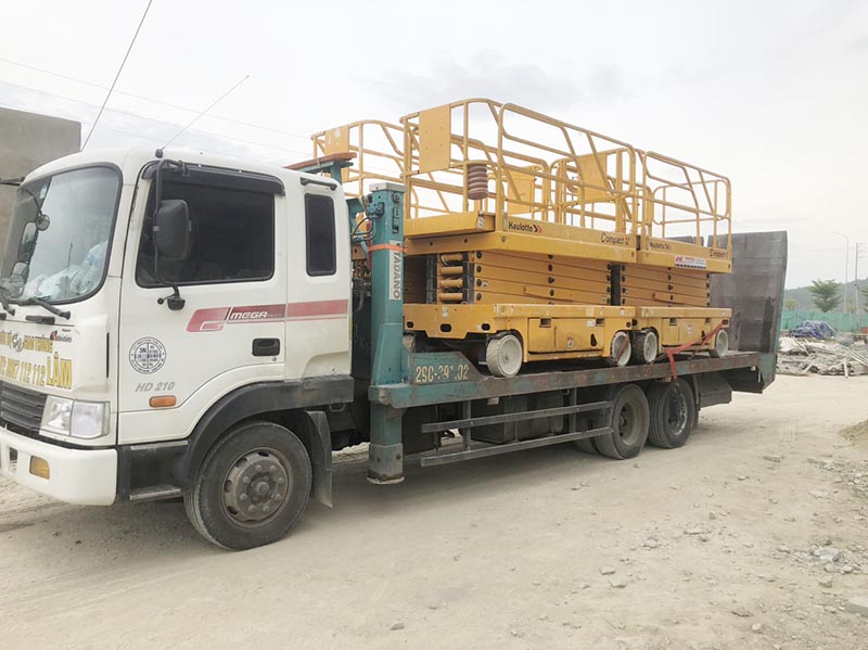 xe vận chuyển thiết bị xe nâng người cắt kéo