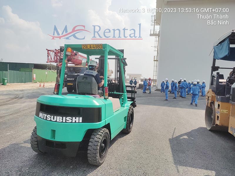 xe nâng hàng mitsubishi tại Thuận Thành Bắc Ninh
