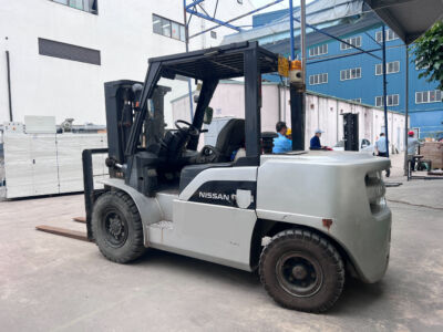 Xe nâng hàng 5 tấn dầu NISSAN KDP-WG1F4