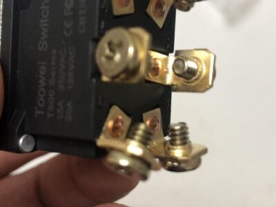 Phụ tùng xe nâng người- công tắc chống nước 6 chân chuyển chế độ 2