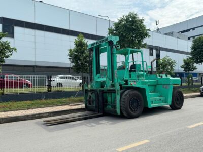 Xe nâng hàng 24 tấn Mitsubishi FD240