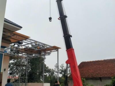 Xe cẩu chân nhện 3 tấn